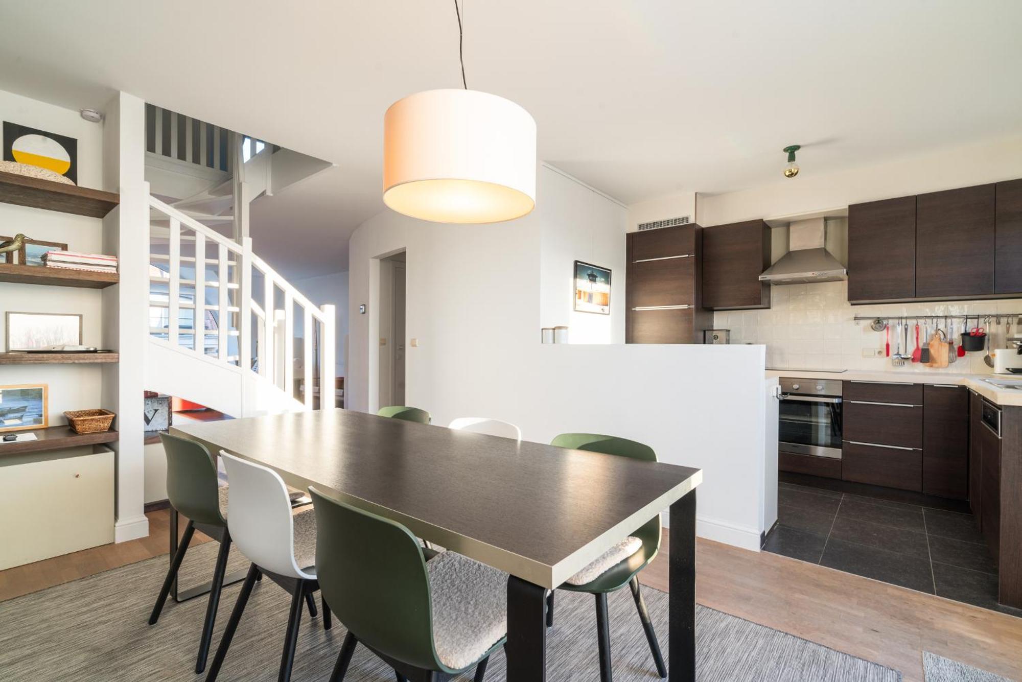 Stijlvol & Lichtrijk Penthouse App Met Parking *